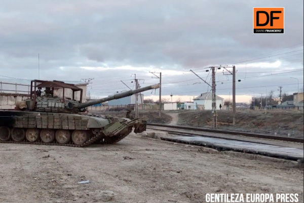 <p>Ahora en DF | Rusia asegura que blindados empiezan a retirarse de frontera con Ucrania</p>