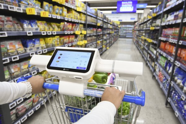 <p>Walmart Chile lanza sistema de "carro inteligente" que busca agilizar proceso de compra en tiendas</p>
