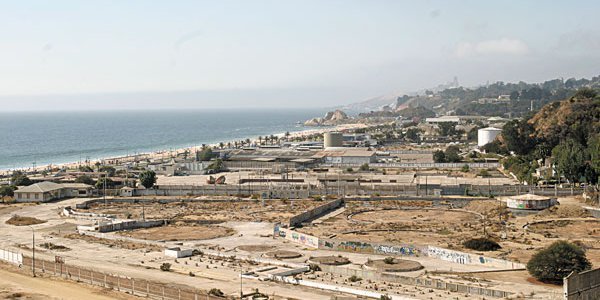 <p>El proyecto Barrio Las Salinas, se emplazará en un sector donde operaba una petrolera en Viña del Mar, lo que implica que antes de construir, la inmobiliaria debe asegurarse de eliminar los hidrocarburos aún presentes en el suelo. </p>