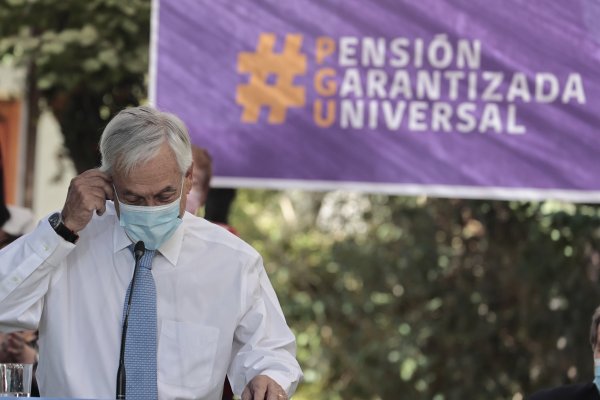 Cadem: Baja aprobación a Piñera, mientras se mantiene estable expectativa sobre gobierno de Boric