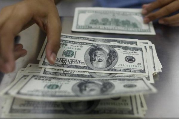 Dólar en Chile vuelve a cerrar debajo de marca de $ 800, presionado por fortaleza del real de Brasil