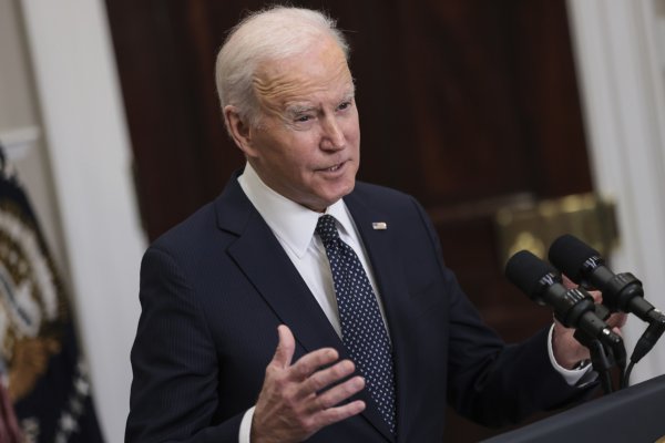 Tras decreto del Kremlin, Biden prohibirá comercio e inversiones con Donetsk y Lugansk