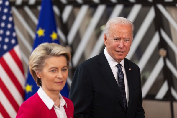 EEUU y la UE anuncian sanciones a Rusia por reconocimientos en el Donbás