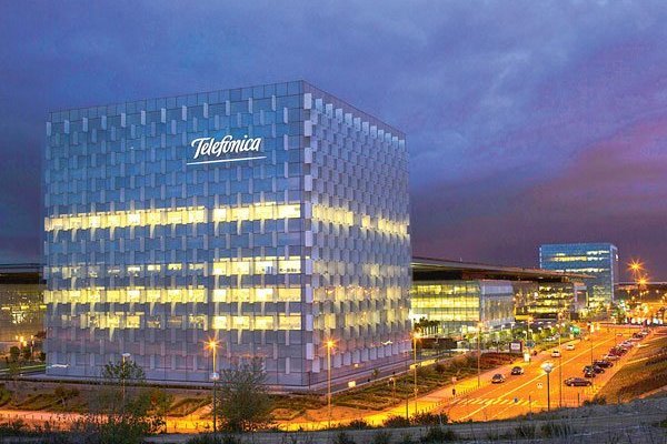 <p>Ingresos de Telefónica en Chile suben a casi US$ 2.000 millones durante el año pasado</p>