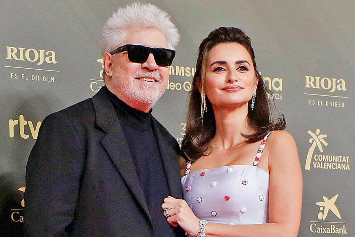 <p>Guía de Ocio: Las críticas sobre la última película de Pedro Almodóvar </p>