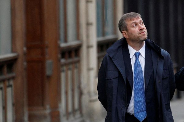 Abramovich deja el Chelsea a la fundación del club en medios de presiones a las inversiones rusas