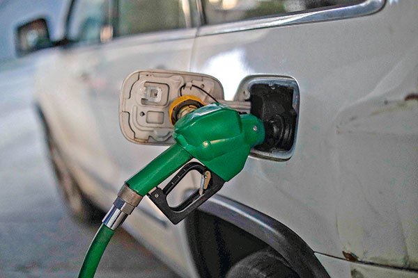 Gobierno y expertos plantean subir impuesto al diésel y eliminar exenciones para el transporte de carga