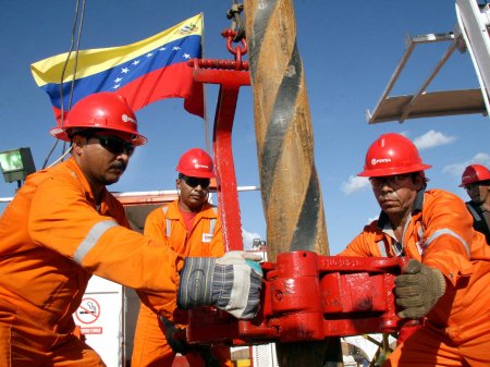 Funcionarios estadounidenses se reúnen con Venezuela sobre suministros alternativos de petróleo