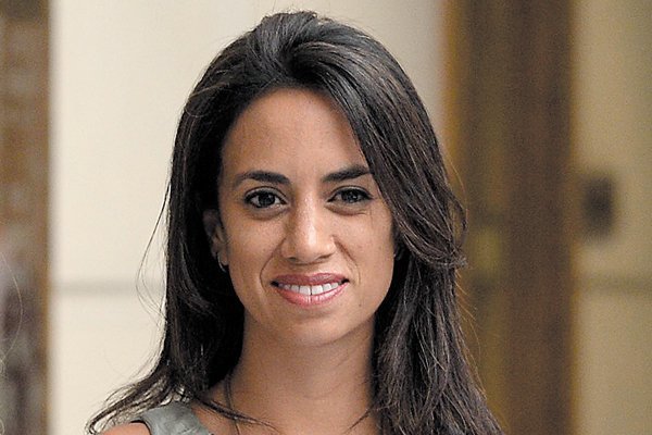 Diputada Paulina Núñez (RN) debuta en el Senado con proyecto que declara feriado el 8 de marzo