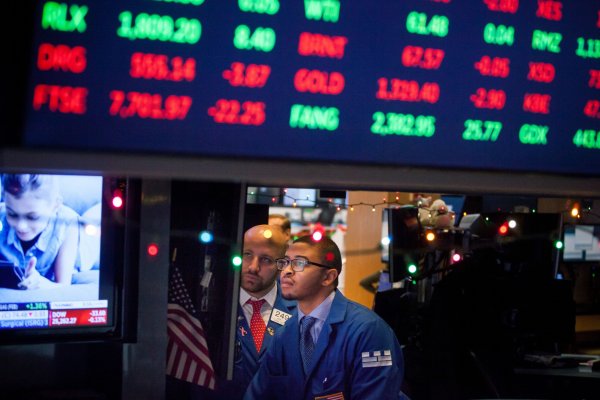 Bolsas globales cierran nuevamente en rojo tras dato de alta inflación en EEUU