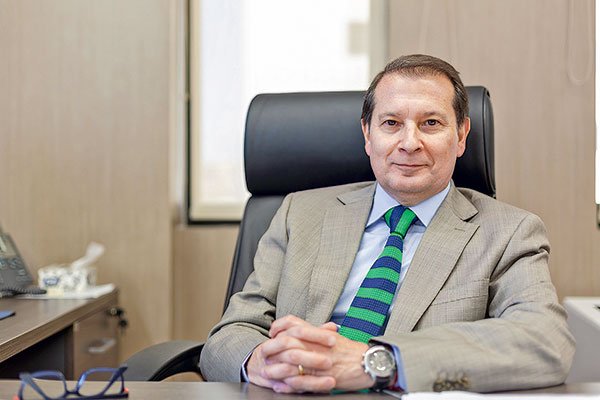 Siguen los movimientos: el gobierno le pide la renuncia al director de Aduanas y llama a concurso público