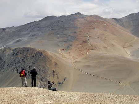 El resurgimiento de los proyectos mineros entre Chile y Argentina promete tener un yacimiento “super gigante” bajo la frontera