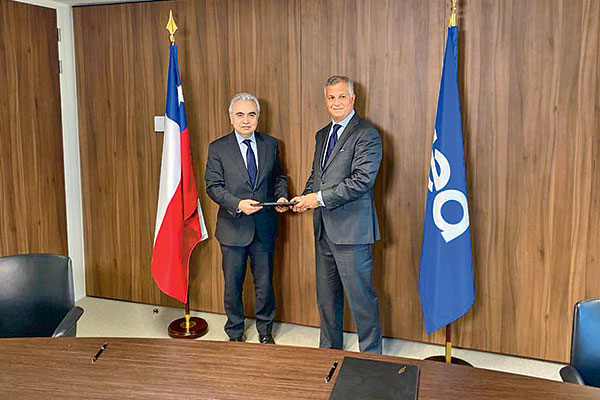 <p>El ministro de Energía, Claudio Huepe, junto a Fatih Birol, CEO de la AIE.</p>