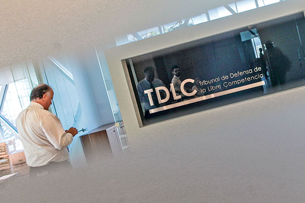 Interlocking: partes buscan acuerdo en caso de Hurtado Vicuña y piden más tiempo al TDLC para una conciliación