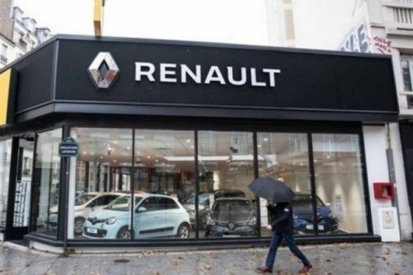 <p>Renault suspende el negocio de Rusia y analiza opciones para retirarse de su inversión en el fabricante del Lada</p>