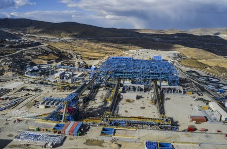 Pese a problemas, gobierno de Perú da luz verde a proyecto para expandir mina Las Bambas