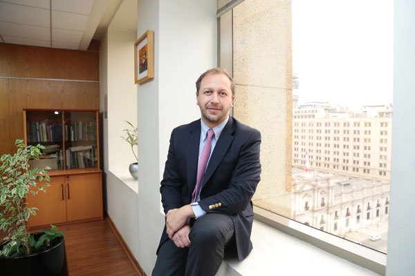 Exsubsecretario Weber asume como decano de Economía de la Universidad San Sebastián