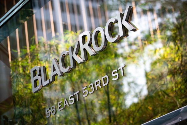 BlackRock gestionará hasta US$ 150 mil millones de activos de aseguradora AIG