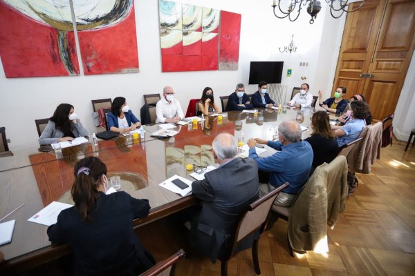 Boric afina anuncio de su primer plan de reactivación en semana clave de cifras económicas