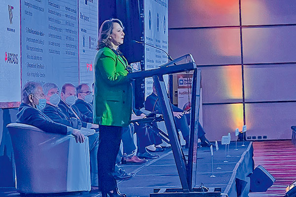 Ministra Hernando y el royalty minero: la decisión será vista desde lo político y la eficiencia