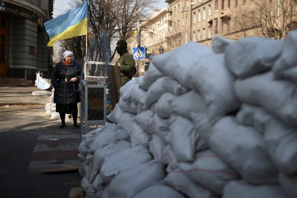 Día 35 de invasión: OTAN evalúa con escepticismo anuncio de Rusia de reducir operaciones militares en Ucrania