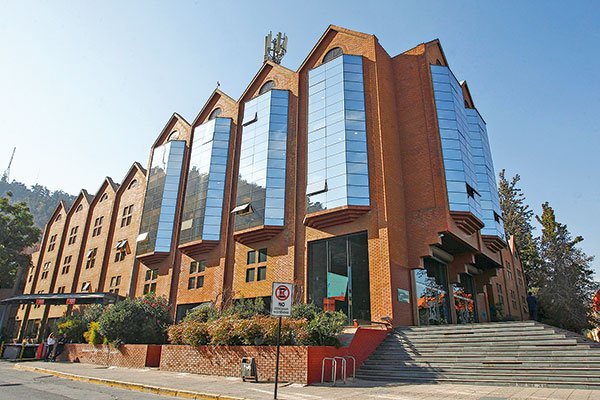 Canal 13 reporta una caída de las utilidades, pero destacan la efectividad del plan de sostenibilidad financiera