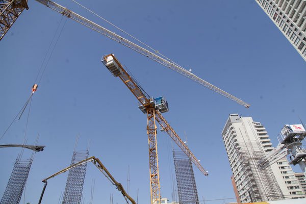 Proyectos inmobiliarios sin ejecutar escalan al 88% en Santiago, encabezados por Macul y La Florida