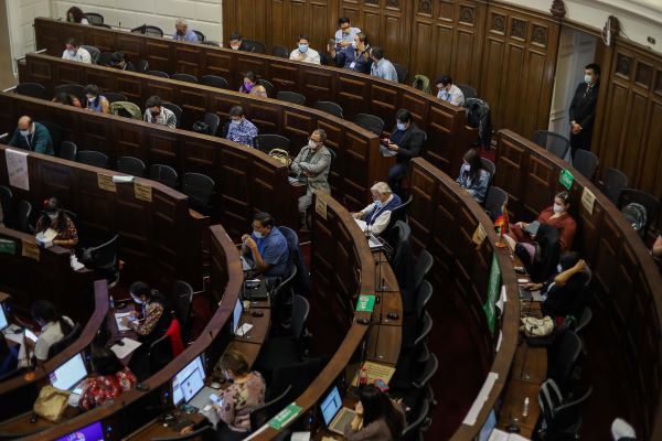 <p>Pulso Ciudadano: 35,8% de los encuestados rechazarían la propuesta de nueva Constitución</p>