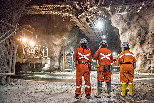 Justicia falla contra Codelco y respalda a trabajadora desvinculada por no cumplir cuarentena ordenada por la empresa