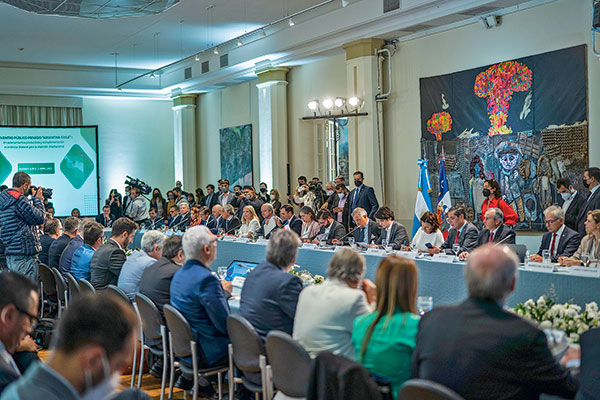 Boric desde Argentina: preocupado por bajo apoyo a Convención y reitera rechazo a quinto retiro de fondos desde las AFP