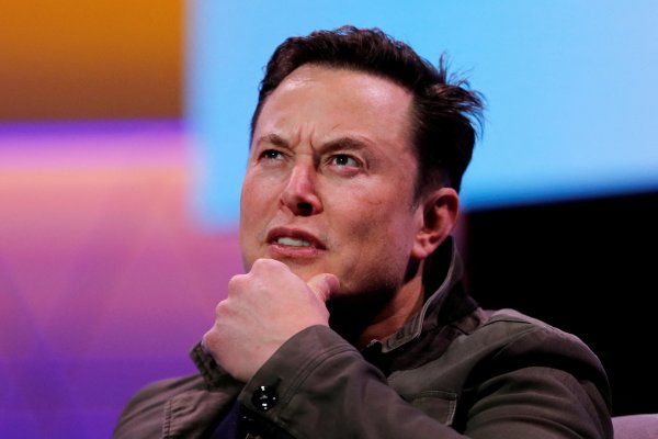 FT: Elon Musk, un nuevo barón de los medios de la mano de Twitter