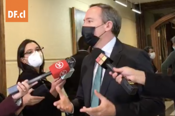 <p>Ahora en DF | Reacciones tras presentación del retiro de fondos "acotado": Desde poner en tela de juicio el liderazgo de Marcel hasta la explicación del proyecto</p>