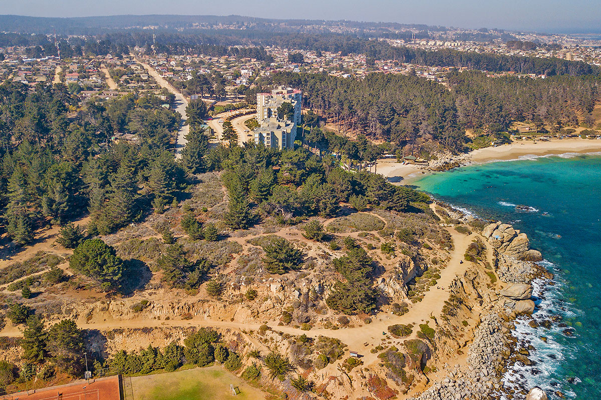 <p>Grupo Schiess defiende sostenibilidad del proyecto habitacional al que se oponen vecinos ambientalistas en Algarrobo </p>