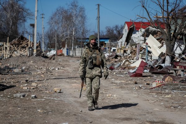 Día 53 de invasión: Primer ministro de Ucrania asegura que Mariúpol "sigue sin caer", pese a ultimátum de Rusia