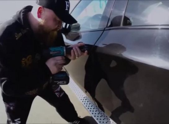 <p>BMW se compromete a no eliminar puestos de trabajo en la transición a vehículos eléctricos</p>