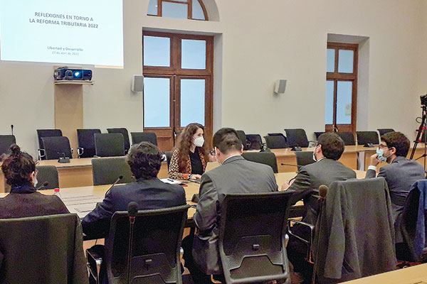 Diálogos tributarios: eliminar exenciones y modificar impuestos personales asoman entre los consensos
