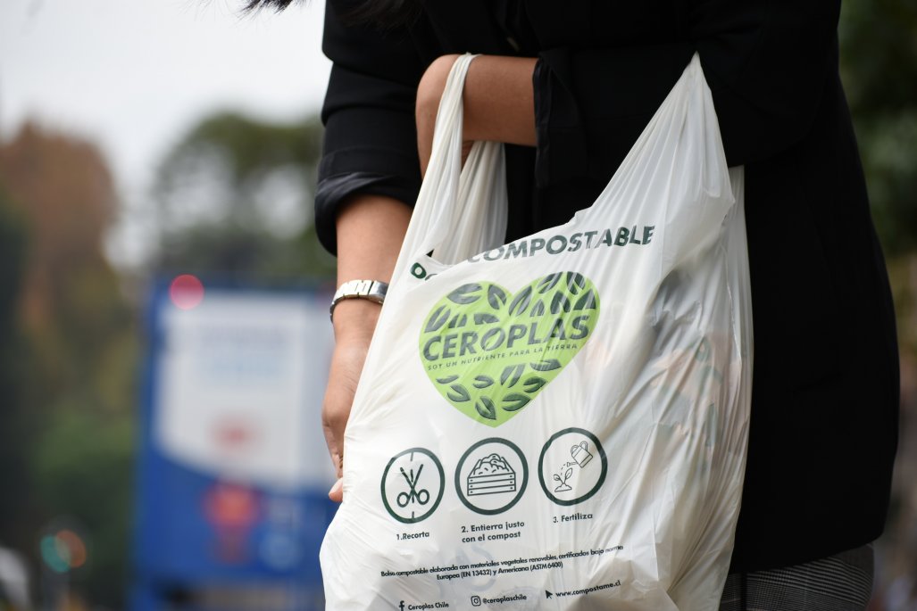 <p>A fines de año las bolsas compostables se comercializarán en Amazon.</p>