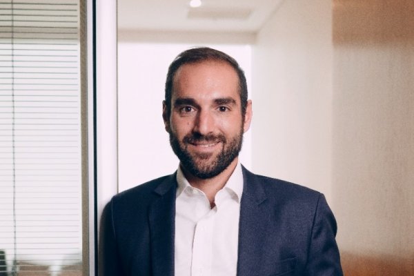 Especialista en wealth management detalla las claves de la salida de capitales chilenos al extranjero