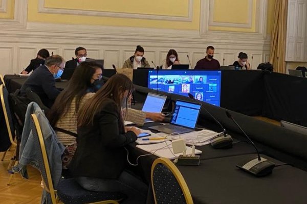 <p>Comisión de Medio Ambiente manda informe al pleno: reduce fuertemente la participación de privados en la minería del cobre</p>