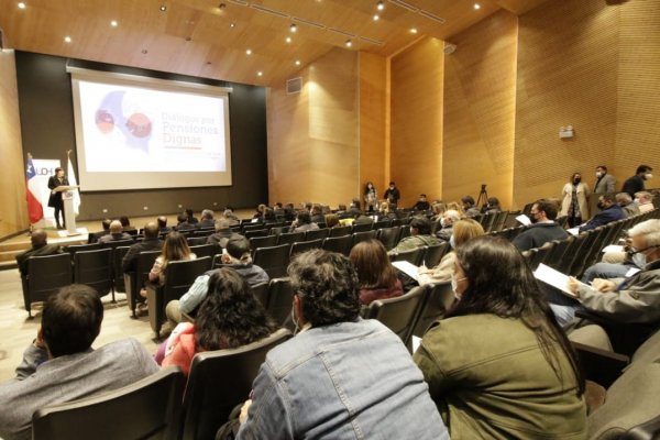 Gobierno inició en Rancagua diálogos sociales para la reforma de pensiones