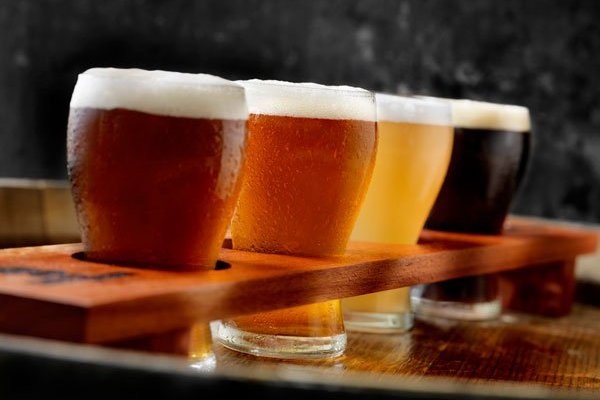 <p>¿Cerveza y autos costosos? Inflación no frena a los consumidores y empresas superan las expectativas en sus resultados</p>