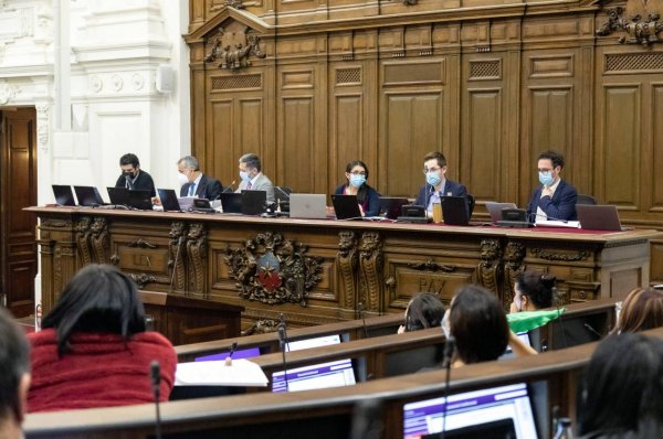 <p>Pleno aprueba artículo que crea una Agencia Nacional de Protección de Datos y pasa al borrador de la Constitución</p>