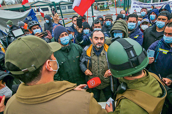 Gobierno critica a ENAP por conflicto con trabajadores y cuestiona al presidente de la estatal
