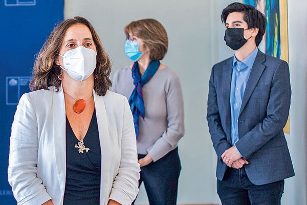 Urrejola reitera que consulta ciudadana sobre política exterior será “acotada” y no agregará incertidumbre