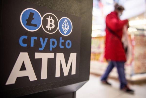 <p>El bitcoin se recupera en una "tensa calma" en el mercado de criptomonedas tras el colapso de US$ 270 mil millones</p>