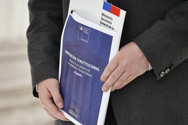<p>Cadem: Rechazo a nueva Constitución lidera, pero el apruebo logra primera mejoría en 6 semanas</p>