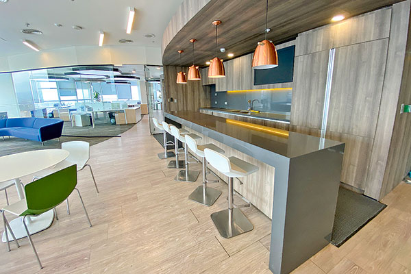 <p>Cencosud afina nuevo negocio para potenciar arriendo de oficinas: debuta en torre del Costanera Center</p>