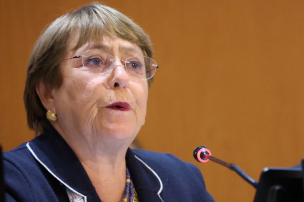 Bachelet apoya la nueva Constitución pese a que encuestas muestran un aumento del rechazo en plebiscito de salida