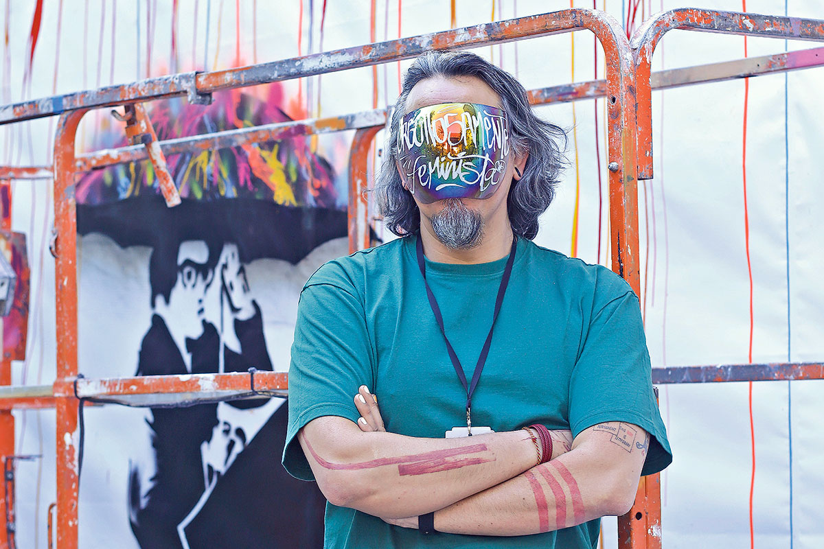 <p>Guillermo Quintana, curador de The art of Banksy, defiende anonimato del artista: "Lo importante es el mensaje"</p>
