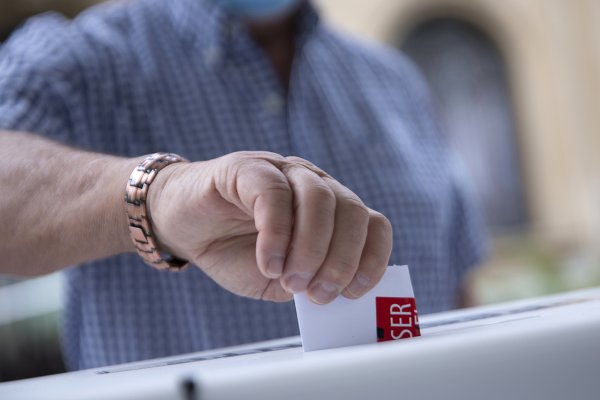 Quiénes están detrás de las campañas por el apruebo y el rechazo que comienzan a activarse